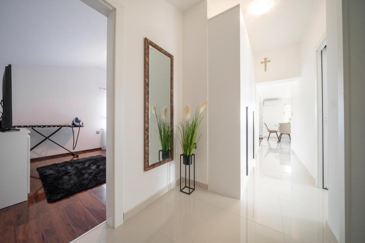 Apartman Absolute Gray