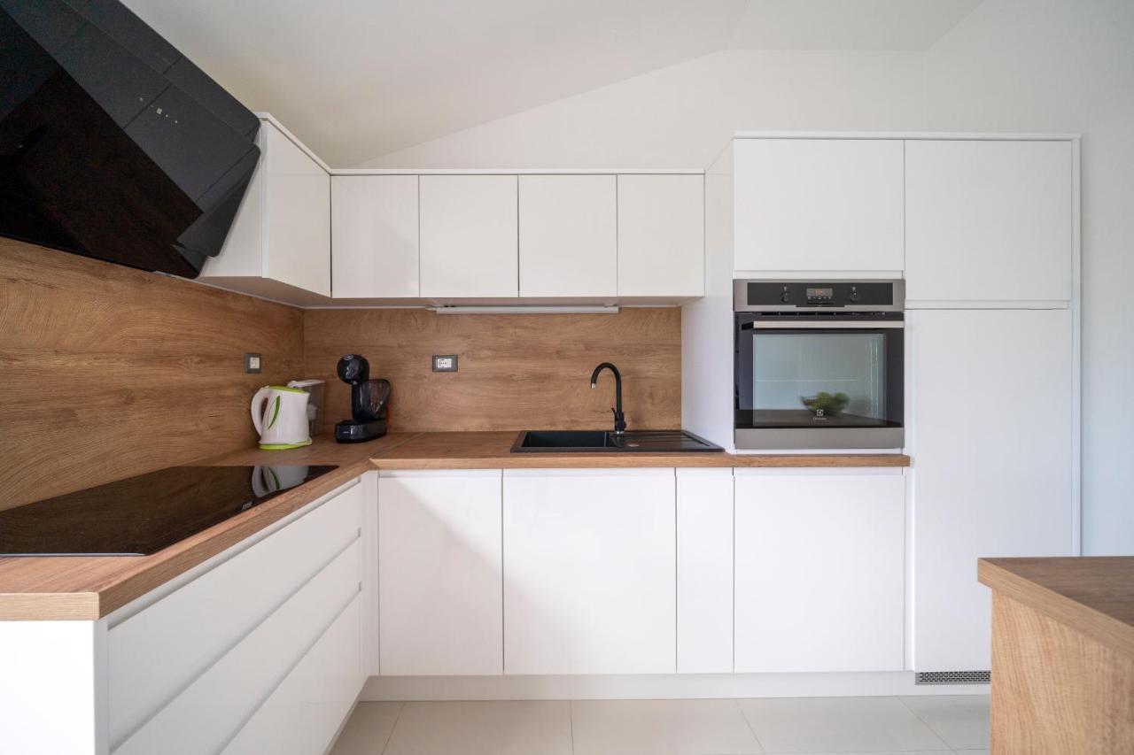 Absolute Gray Apartment *