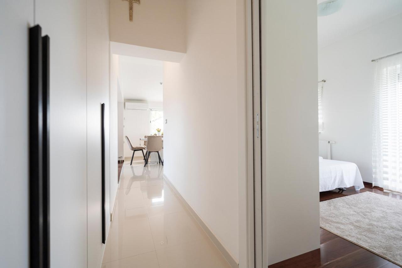 Absolute Gray Apartment *